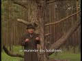 Hélène Chatelain, la directora del documental Néstor Makhno, un campesino de Ucrania , narra los avatares del movimiento libertario makhnovista y recoge los testimonios de historiadores y de familiares de los protagonistas que después de haber sido silenciados durante los años del terror comunista recobran la palabra y recuerdan lo que el poder quiso silenciar.