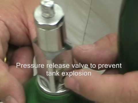 how to attach oxygen tank