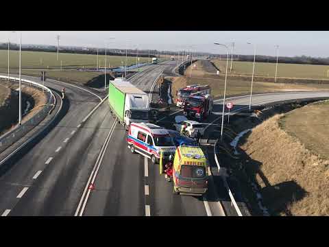 Kolizja trzech aut na obwodnicy Gostynia i Piasków :: reporterka: Aldona Brycka-JaskierskaLink do artykułu: https://elka.pl/content/view/128440/78/