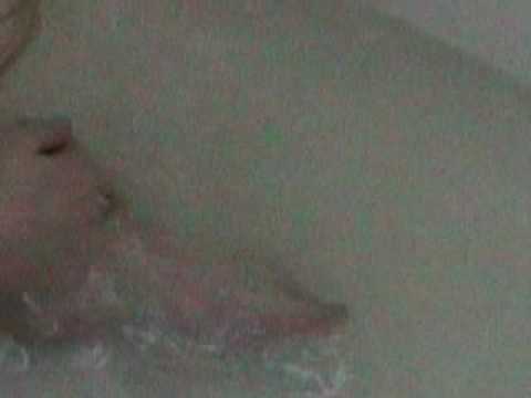 sexy girls dirty wet bare feet  toe washing foot fetish