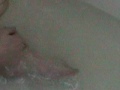 www.amateurfeetnshoesfetish.com I'm washing my dirty feet in the bath