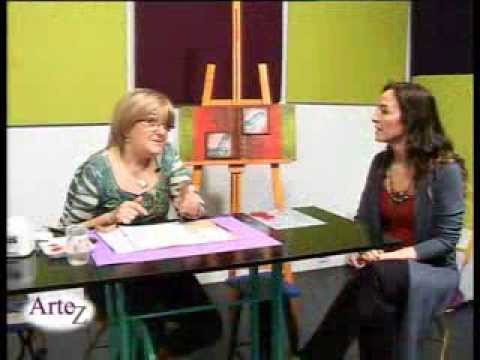 aplicar gesso - En el taller de Artez, Mónica Godfroit enseña la técnica para pintar un cuadro con gesso y acrílico. Artez, arte de la A a la Z, por Telemax, canal 2 de Tele...