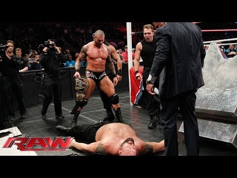 Big Show vs. The Shield & Randy Orton - 4-on-1 Handicap Match: Raw, Nov. 4, 2013