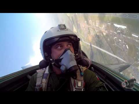 Imagenes sorprendentes grabadas desde el interior de un avión de combate MIG-29