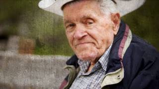 Photoshop Tutorial - How to Add a Background Texture to a Portrait [In-Depth]