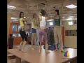 Las chavas de La Academia 4a bailando en la mesa