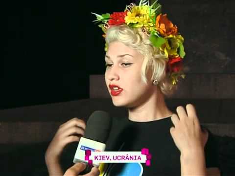 Ucrânia - Brasileira ativista do Femen explica prisão pelos protestos antes da semifinal em Kiev.