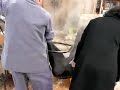 Kore usulü, hakiki patlamış mısır. "El bombasında patlamış mısır" diye dükkan açıcam buna istinaden. http://www.youtube.com/watch?v=1C-2Ks3iyWw