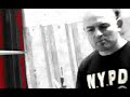 video r�alis�e a l'arrache avec les moyens du bord ;)

extrait du nouvel album de chaek 'madame araign�e'

human race   (elizondo/chaek)

human race, six milliards de pas
human race, d'hommes comme toi
human race, c'est six milliards de choix
human race, donne ton avis � toi
s'il n'existe pas d�j� ,donne ton avis � toi

ils sont comme tu es tout l'temps 
convaincus du tort du tort des autres gens
ils ont des bonnes raisons de croire
qu'ils sont diff�rents, on encaisse aucune comparaison
depuis la nuit des temps, le dernier qui parle a toujours raison
et nous donne tort depuis longtemps
tout l'temps

human race, c'est six milliards de pas
human race, toujours au m�me endroit,
human race,c'est six milliards de choix
human race, donne-moi ce r�ve-l�
donne-moi ce r�ve-l�
tout �a n'est qu'un r�ve
tout �a n'est qu'un vilain r�ve
donne-moi ce r�ve-l�