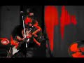 video r�alis�e a l'arrache avec les moyens du bord ;)

extrait du nouvel album de chaek 'madame araign�e'

human race   (elizondo/chaek)

human race, six milliards de pas
human race, d'hommes comme toi
human race, c'est six milliards de choix
human race, donne ton avis � toi
s'il n'existe pas d�j� ,donne ton avis � toi

ils sont comme tu es tout l'temps 
convaincus du tort du tort des autres gens
ils ont des bonnes raisons de croire
qu'ils sont diff�rents, on encaisse aucune comparaison
depuis la nuit des temps, le dernier qui parle a toujours raison
et nous donne tort depuis longtemps
tout l'temps

human race, c'est six milliards de pas
human race, toujours au m�me endroit,
human race,c'est six milliards de choix
human race, donne-moi ce r�ve-l�
donne-moi ce r�ve-l�
tout �a n'est qu'un r�ve
tout �a n'est qu'un vilain r�ve
donne-moi ce r�ve-l�