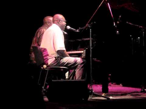 Manu Dibango and Ray Lema piano duet.MPG