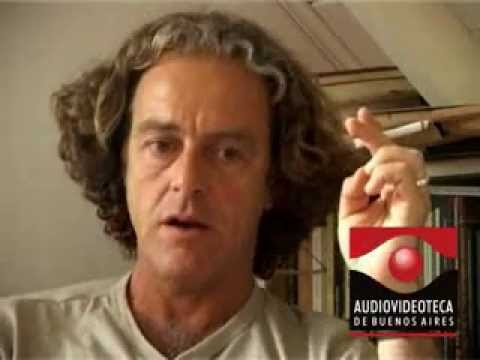 forn - Entrevista al escritor en su casa de Villa Gesell. Cuenta sobre su vida, su obra, sus gustos literarios, menciona diez libros claves en su formación y alguna...