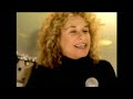 Bekijk muziek clip van Carole King met Love Makes The World
