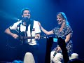 Romântico: Felippe Valadão canta para Mariana Valadão