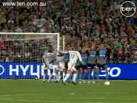David_Beckham_LA_Galaxy_v_Sydney_FC_Bend_it_like_Beckham