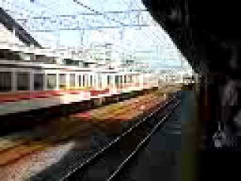 快速発車と区間急行浅草行き到着 (200807120745.3gp) - Sat Jul 12 22:22:10 2008