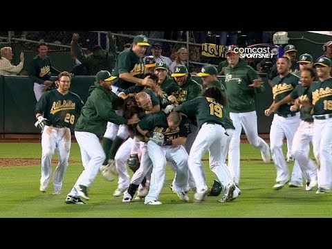 Video: NYY@OAK: A's walk off on Moss' single to right