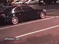 una monovolumen de un salto