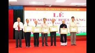 Đảng bộ TP Uông Bí: trao huy hiệu Đảng đợt 19-5