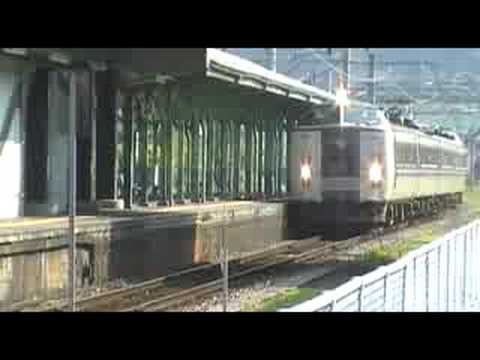 JR江原駅に入線する特急きのさき