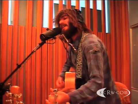 Angus & Julia Stone - Angus and Julia Stone Performing