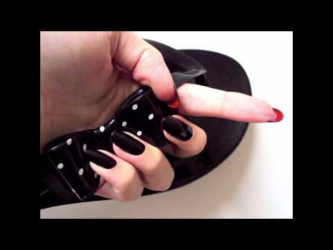 Tutorial: Louboutin Nails