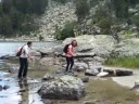 TATI Y CONCHI CRUZAN EL LAGO RATERA