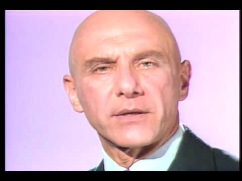 berniesiegel - To See entire 2 hr video visit http://www.createspace.com/204467 Dr. Bernie Siegel has spent 40 years devoted to cancer patients and their families. His alte...