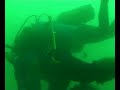 Verter al mar contamina. Acción greenpeace medio ambiente