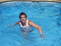 Kinder a la piscina