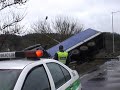 Grigi?k?se vilkikas pakibo vir? skard?io