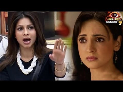 Sanaya Irani HATES Tanisha in BIGG BOSS 7 -- EXCLUSIVE VIDEO