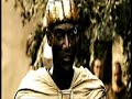 SPARTA - 480 a.C. Le 1000 nazioni dell'esercito persiano stanno muovendosi per invadere sparta e rubare il fumo piu' buono della grecia.Ma 300 fattoni si opporranno e tutti sapranno che hanno dato la vita per difenderlo.