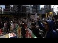 Silêncio e protestos em Tóquio