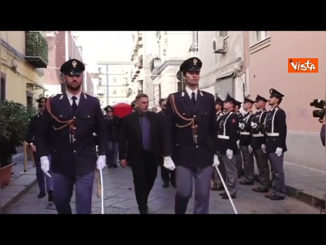 Funerali di Aniello Scarpati a Napoli, il dolore dei colleghi per Poliziotto morto in un incidente