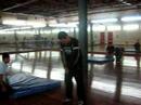 Luis y yo saltando a mizra con salto del tigre en el parkour