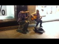 Flipe en Callao!! Musica con un serrucho