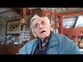 un nouveau videoblog du p�re louis avec son avis toujours aussi authentique sur les maires, chirac, les �lections. ah la vie politique..... attention, ces images datent de l'�t� dernier (c'est pas parce qu'on a pas la t�l� qu'on sait pas que chirac ne se repr�sente pas!)