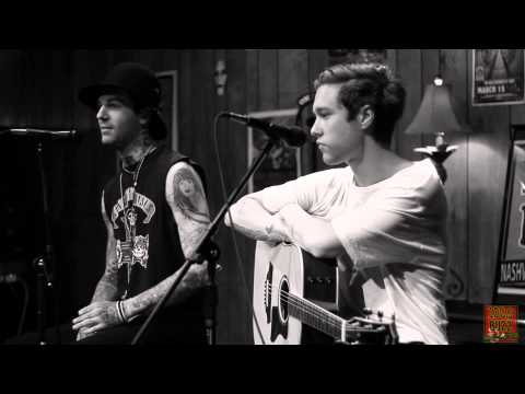 102.9 The Buzz Acoustic Session: The Neighbourhood – Interview