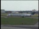 MD-90 von Icelandexpress startet in Berlin-Sch�nefeld