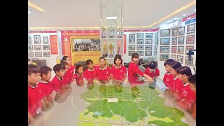 Học sinh Trường Tiểu học Lê Lợi hào hứng tham quan Nhà truyền thống - Thư viện thành phố