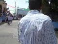 si el de verde no se me atraviesa me jode a mi jaja que divertido