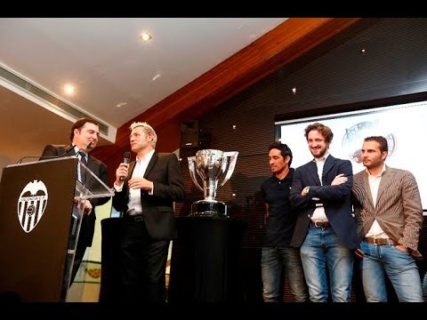 Valencia CF: Gran fiesta del valencianismo en la inauguración de la Exposición del Doblete Valencia CF: Gran fiesta del valencianismo en la inauguración de la Exposición del Doblete