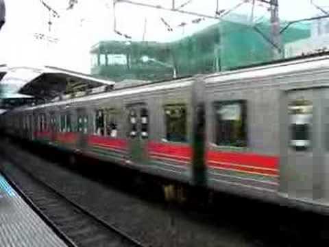 たまプラーザを発車する2000系