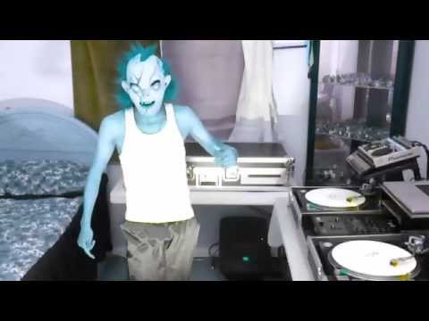 Blend - Banging Mix x_O Download here http://bit.ly/WB95Pf Follow DJ BL3ND https://twitter.com/DJ_BL3ND http://facebook.com/djbl3nd http://soundcloud.com/djbl3nd DJ ...