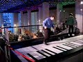 danse sur piano geant