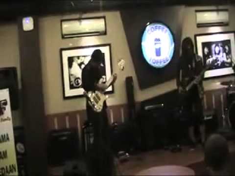 Master of Puppets (funk bass cover)