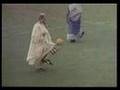 videos de Con subtítulos en Español/ International Phylosophy - A Hilarious Football Game