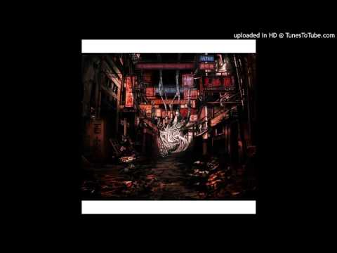 廃景に鉄塔、「千鶴」は田園にて待つ。