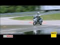 El RACC junto con Bosch han presentado las ventajas de la aplicación del ABS motos para la reducción de los accidentes de tráfico y la atenuación de sus consecuencias. Gracias al ABS la distancia necesaria de frenado se reduce de media un 25% cuando se circula a 100 km/h. Más información: w3.racc.es